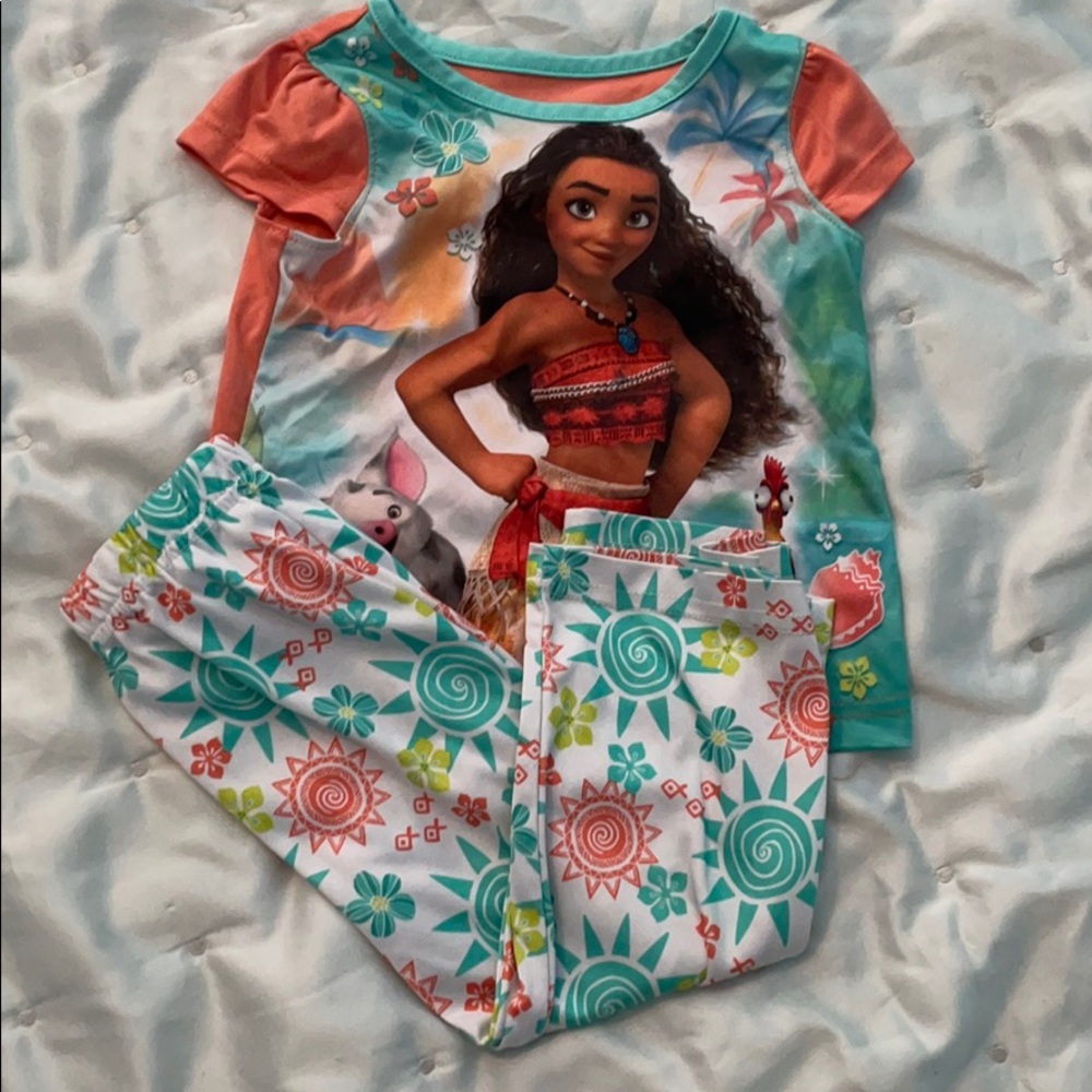Moana Pajamas good condition! 2T